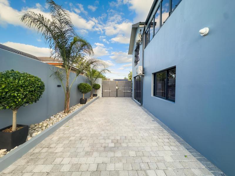 4 Bedroom Property for Sale in Vredekloof Western Cape